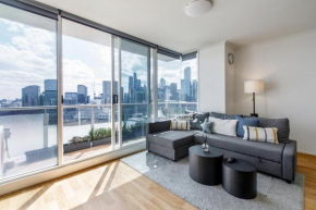 Modern Nomads Stunning City & River View 3BR with Carpark